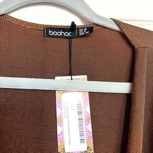 Boohoo V-neck 3/4 sleeve Bodycon Dress